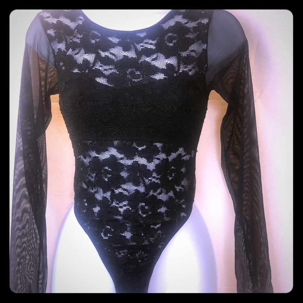 📌Black lace bodysuit